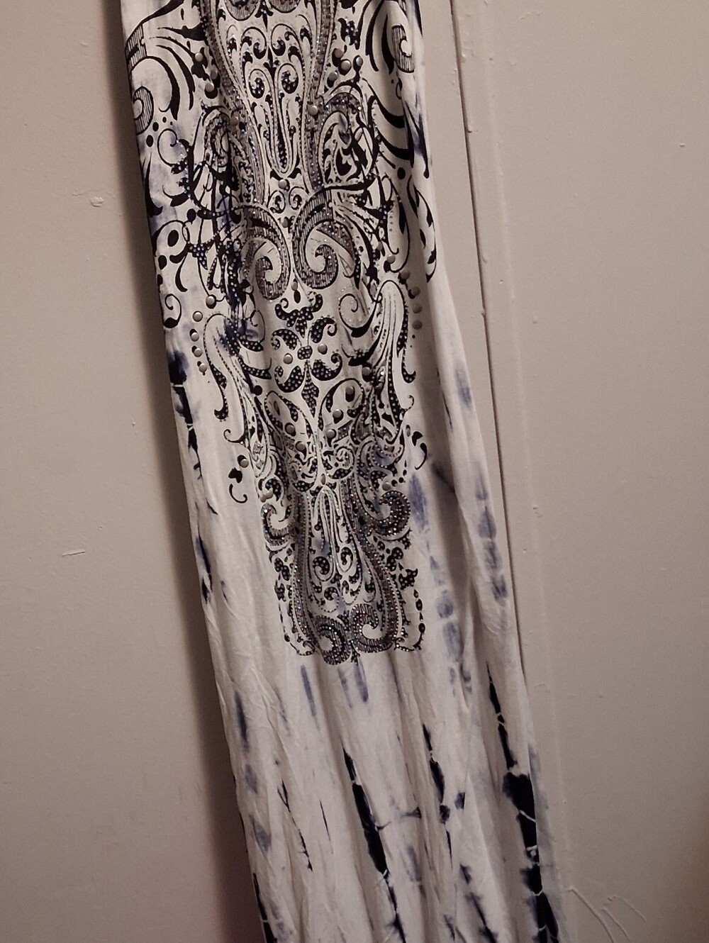 Vocal White and Black Tie-Dye Maxi Skirt with Ornate Black Print